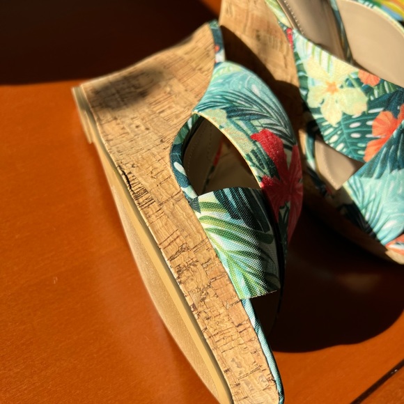 Charles David Cork Wedges - Picture 3 of 3
